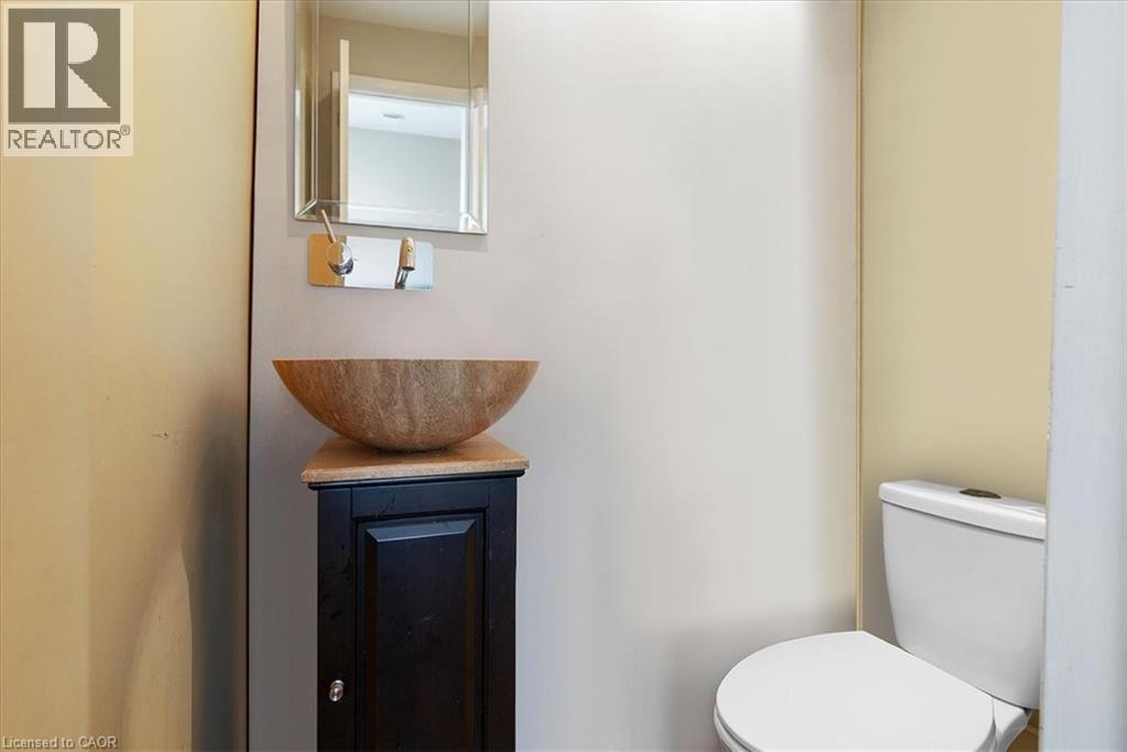 67 Elmhurst Drive, Hamilton, ON - Indoor Photo Showing Bathroom