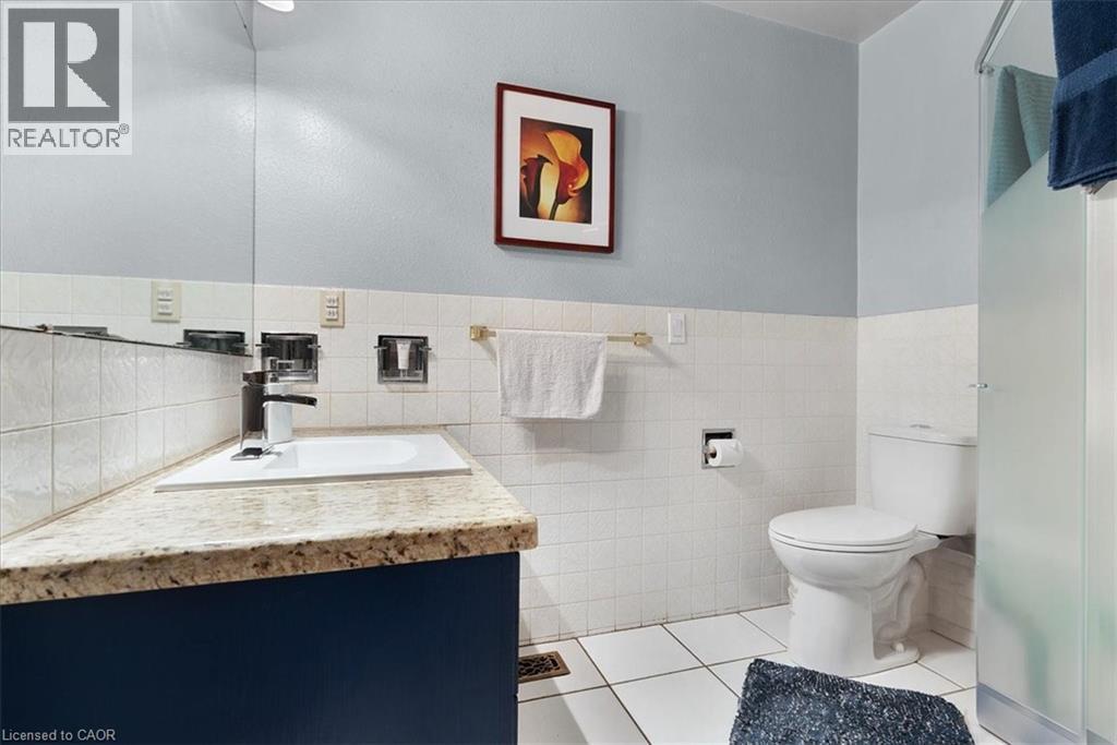 67 Elmhurst Drive, Hamilton, ON - Indoor Photo Showing Bathroom