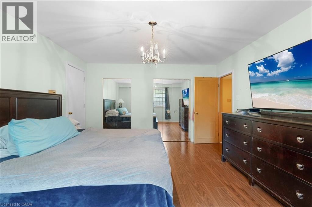 67 Elmhurst Drive, Hamilton, ON - Indoor Photo Showing Bedroom