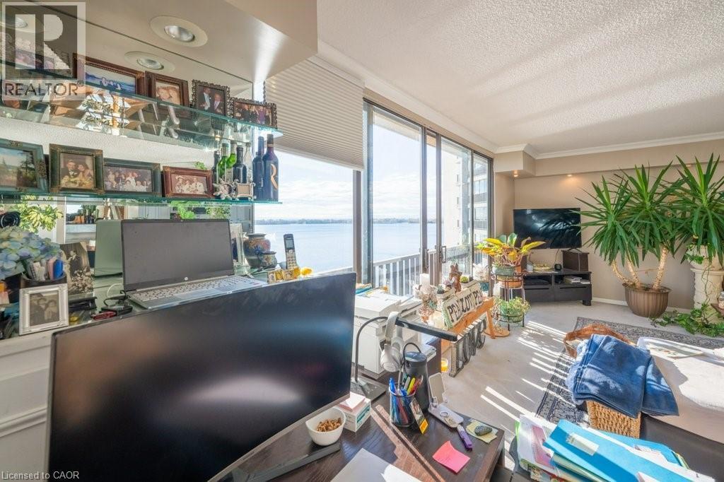 33 Harbour Square Unit# 1416, Toronto, ON - Indoor