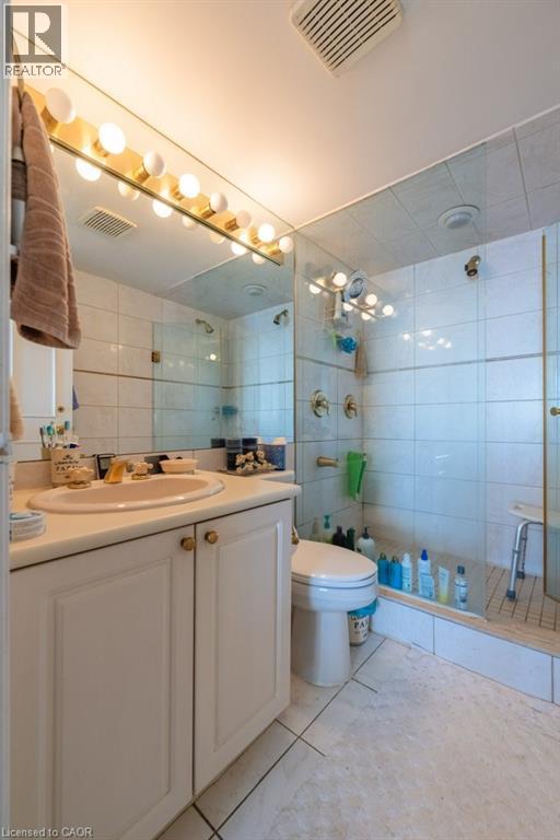 33 Harbour Square Unit# 1416, Toronto, ON - Indoor Photo Showing Bathroom