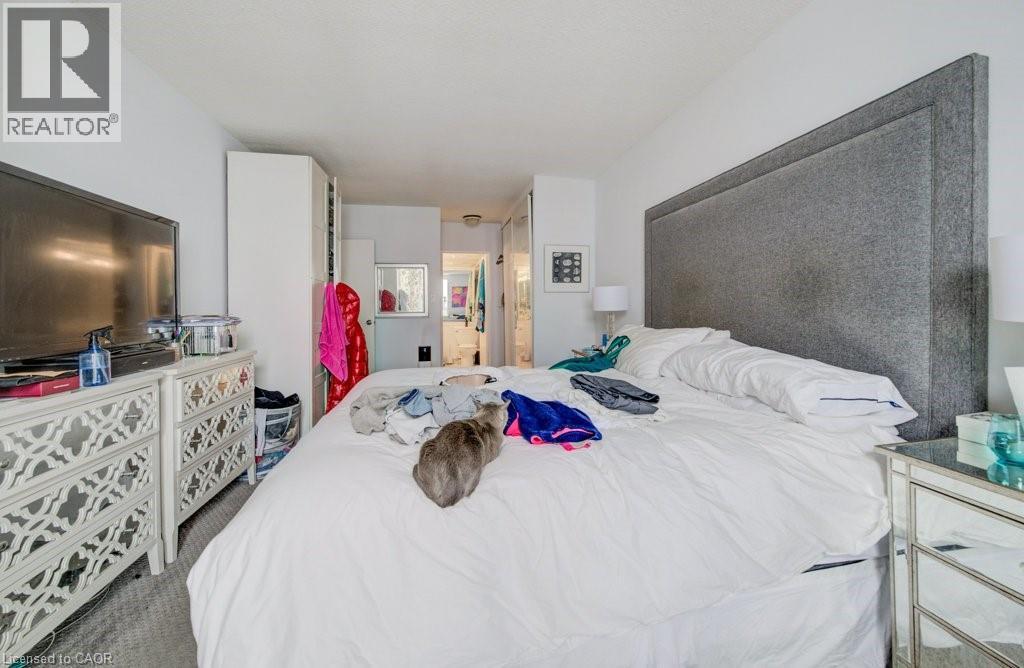 33 Harbour Square Unit# 1017, Toronto, ON - Indoor Photo Showing Bedroom