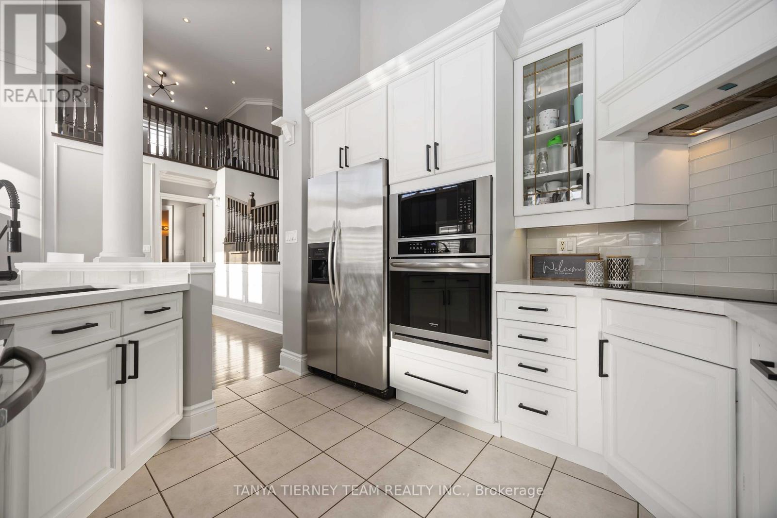 41 Apsley Crescent, Whitby, ON