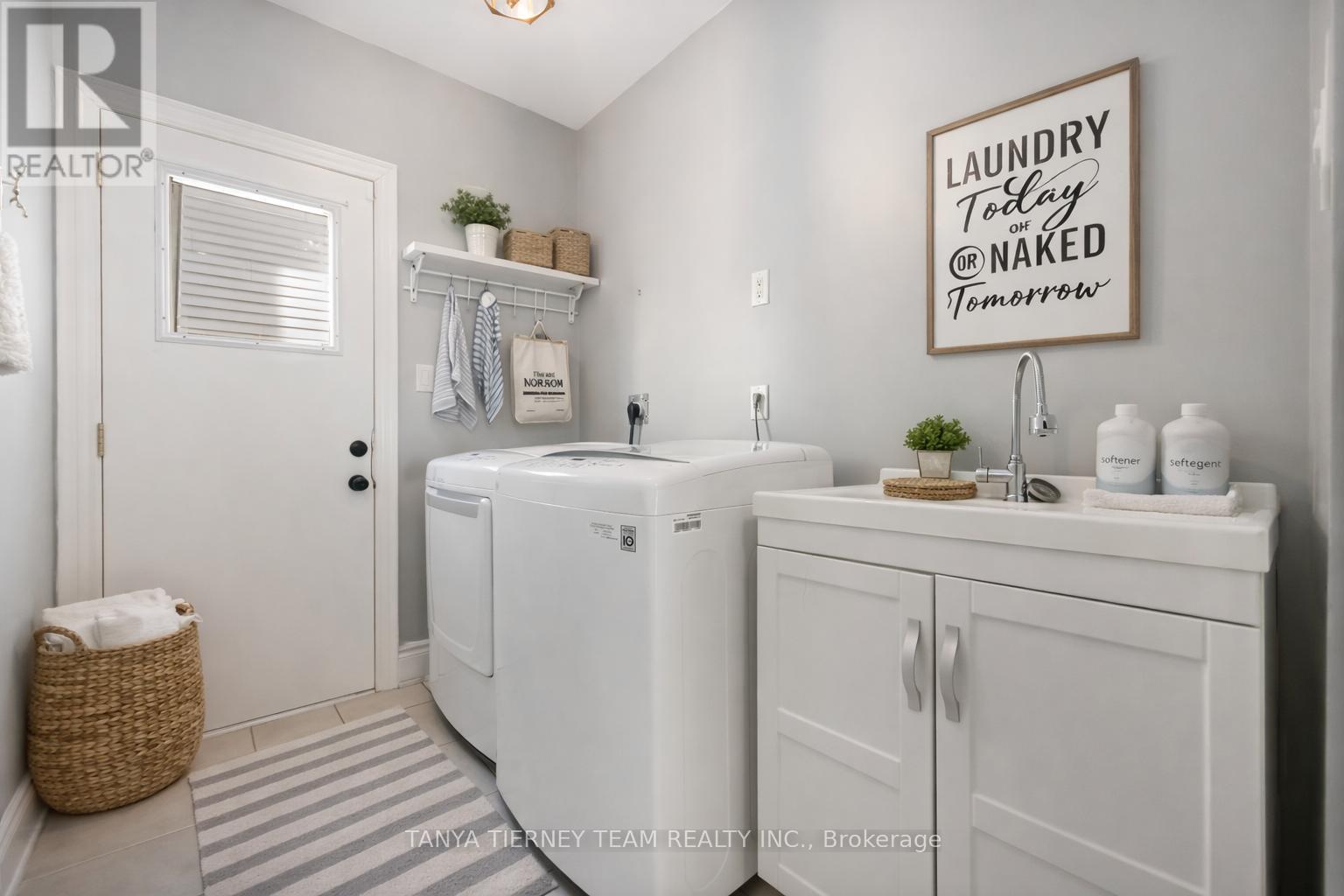 41 Apsley Crescent, Whitby, ON