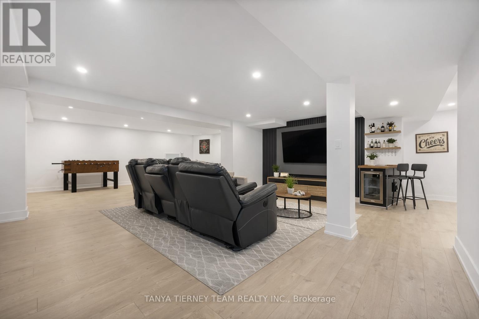 41 Apsley Crescent, Whitby, ON