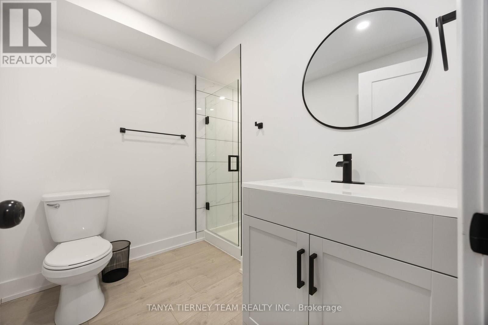 41 Apsley Crescent, Whitby, ON