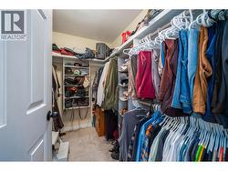 Walk in Closet -