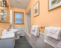 Main level 4-piece bathroom -