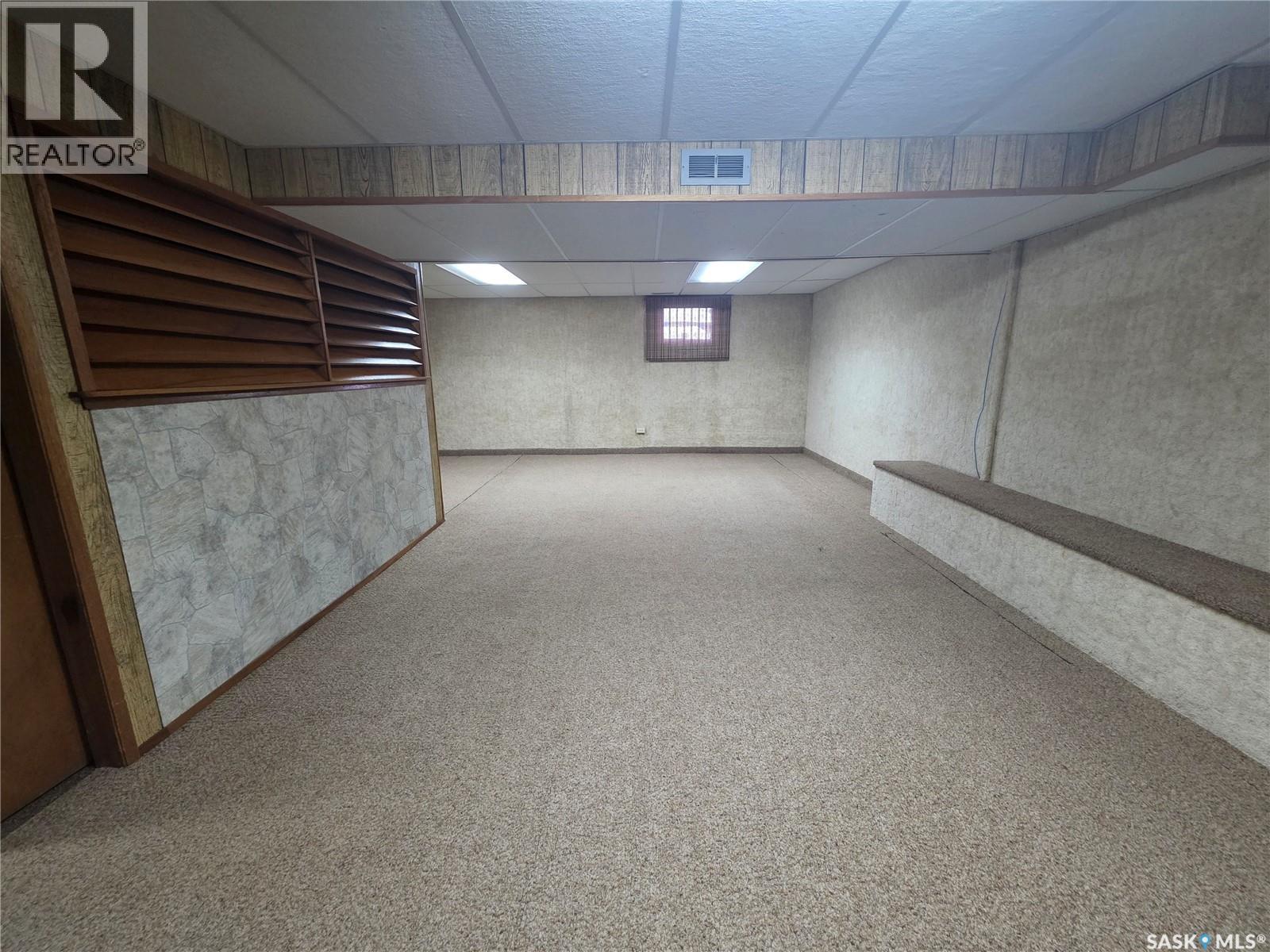 342 Tavistock Avenue, Torquay, SK - Indoor