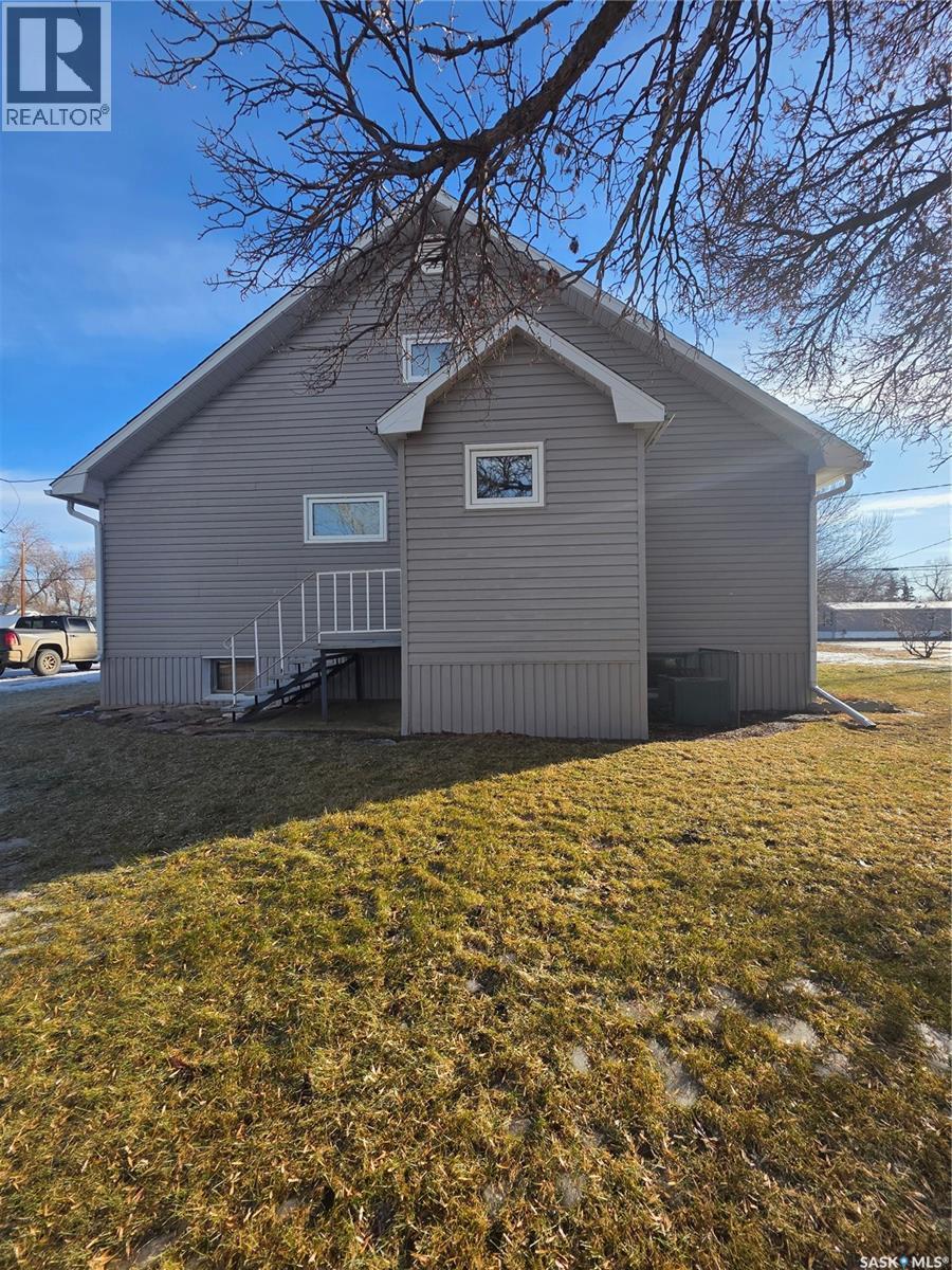 342 Tavistock Avenue, Torquay, SK - Outdoor