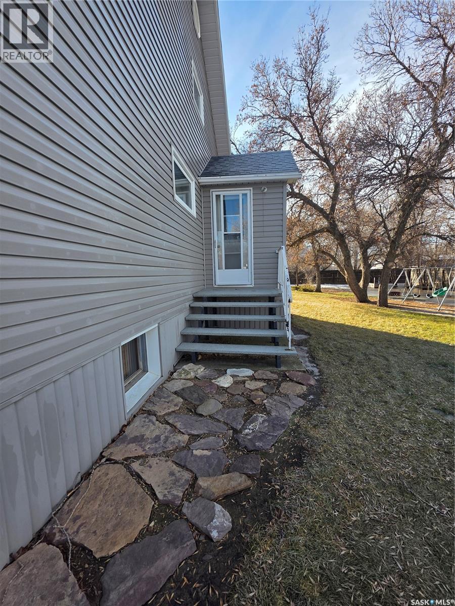 342 Tavistock Avenue, Torquay, SK - Outdoor