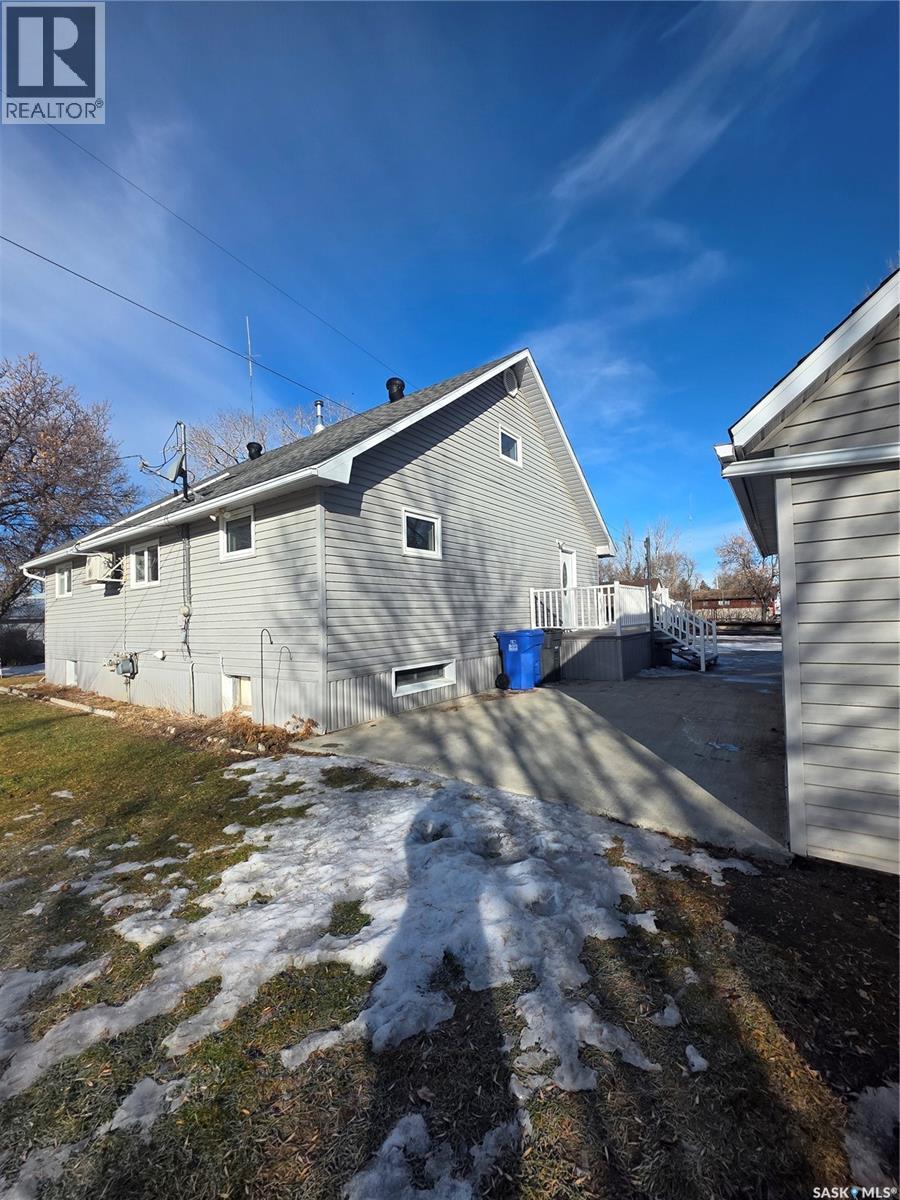 342 Tavistock Avenue, Torquay, SK - Outdoor