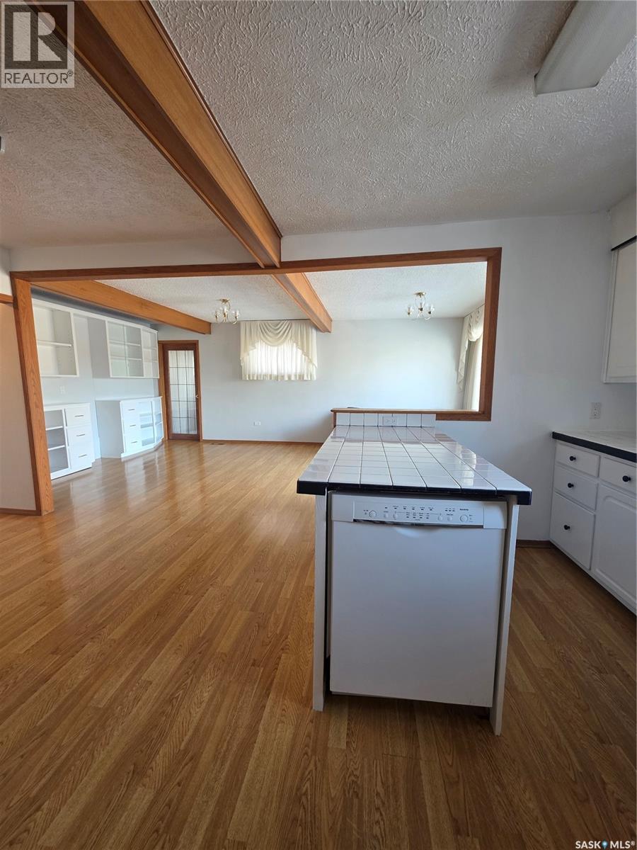 342 Tavistock Avenue, Torquay, SK - Indoor Photo Showing Kitchen