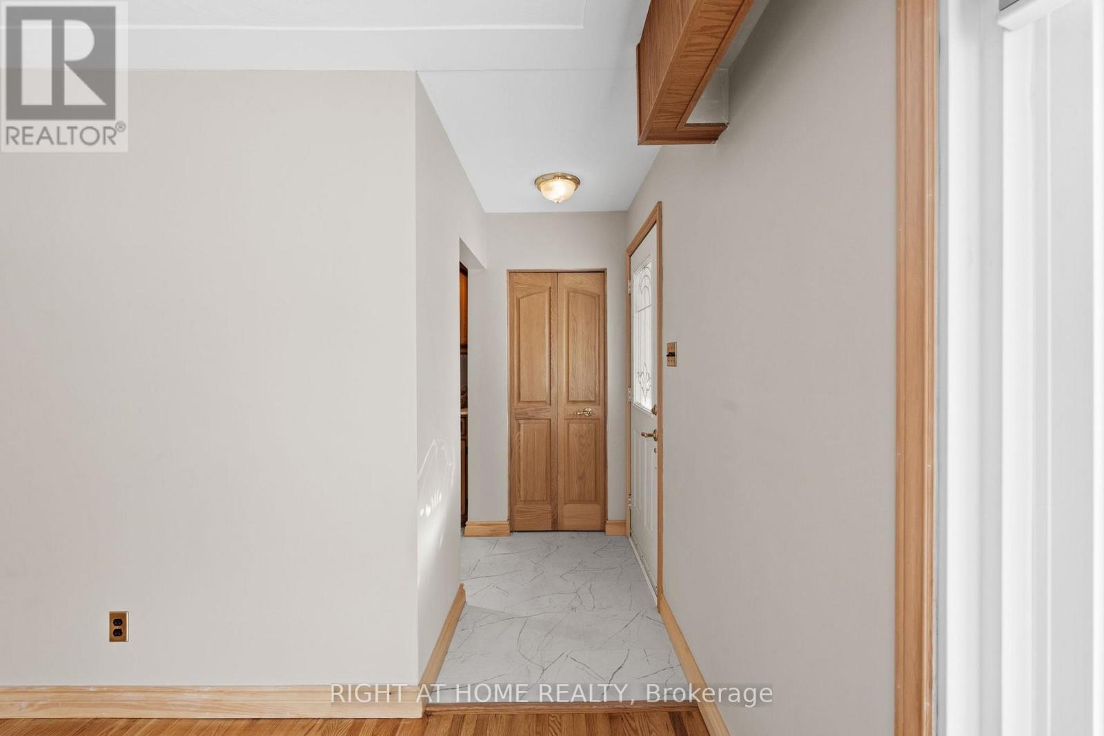 757 Dickens Avenue, Ottawa, ON - Indoor Photo Showing Other Room