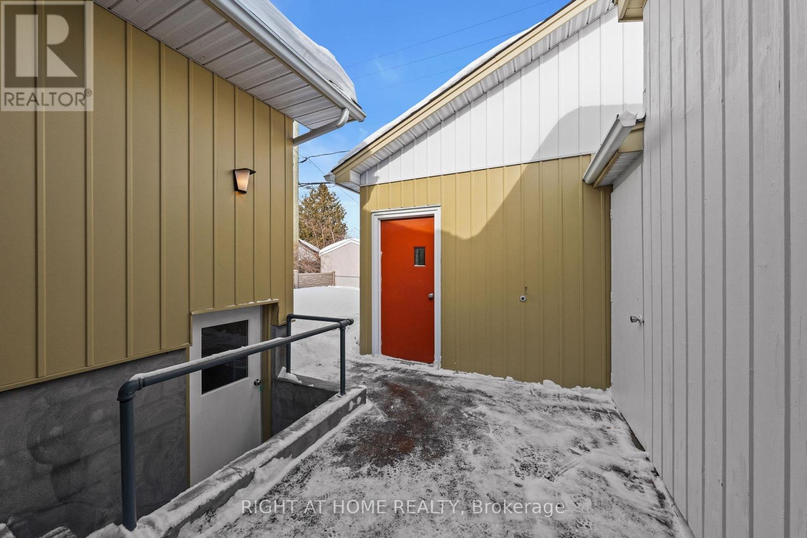 757 Dickens Avenue, Ottawa, ON - Outdoor With Exterior