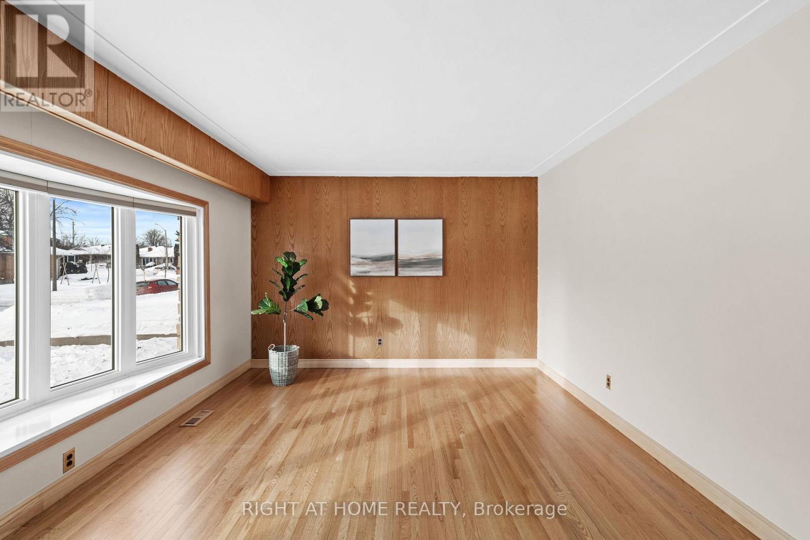 757 Dickens Avenue, Ottawa, ON - Indoor Photo Showing Other Room