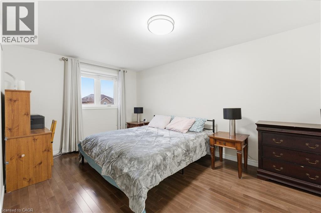 34 Haskins Court, Hamilton, ON - Indoor Photo Showing Bedroom