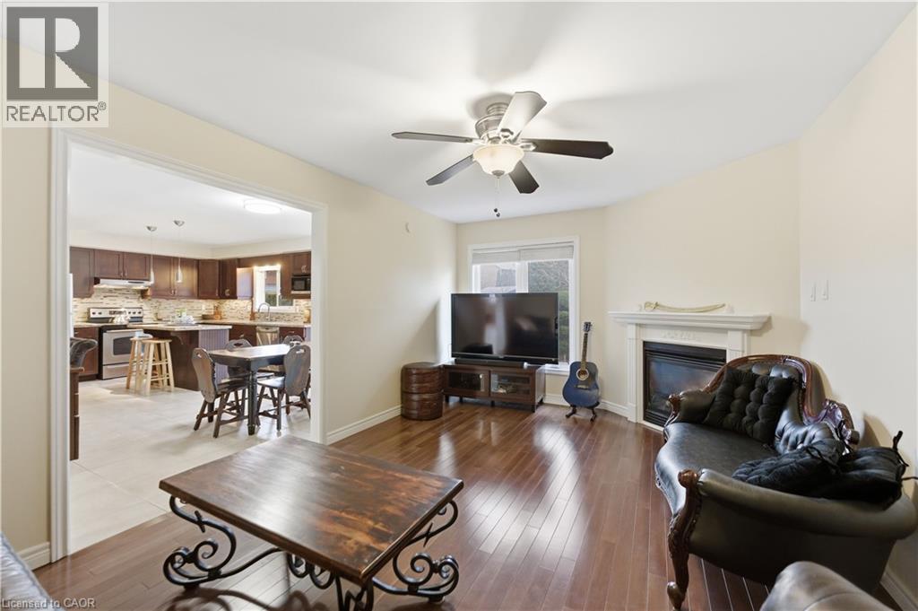 34 Haskins Court, Hamilton, ON - Indoor Photo Showing Living Room With Fireplace