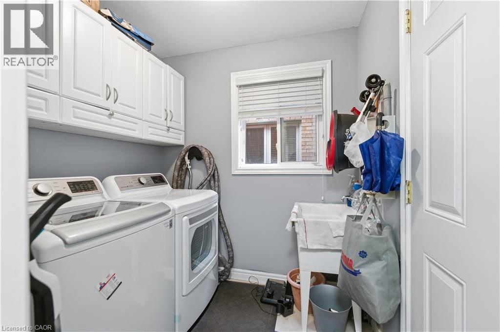 34 Haskins Court, Hamilton, ON - Indoor Photo Showing Laundry Room
