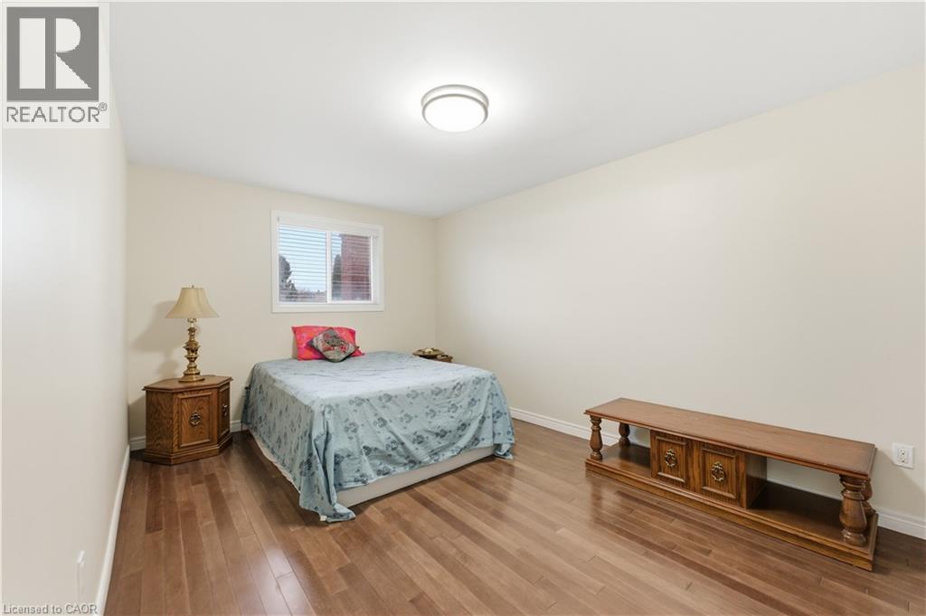 34 Haskins Court, Hamilton, ON - Indoor Photo Showing Bedroom