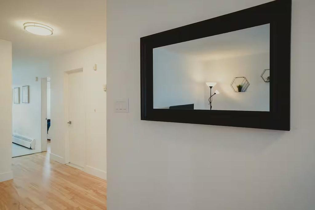 Hall - 8004 Rue Dora, Montréal (Lasalle), QC - Indoor Photo Showing Other Room