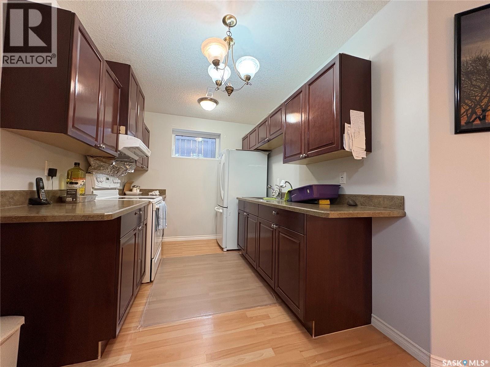 2117 Broder Street, Regina, SK - Indoor Photo Showing Kitchen