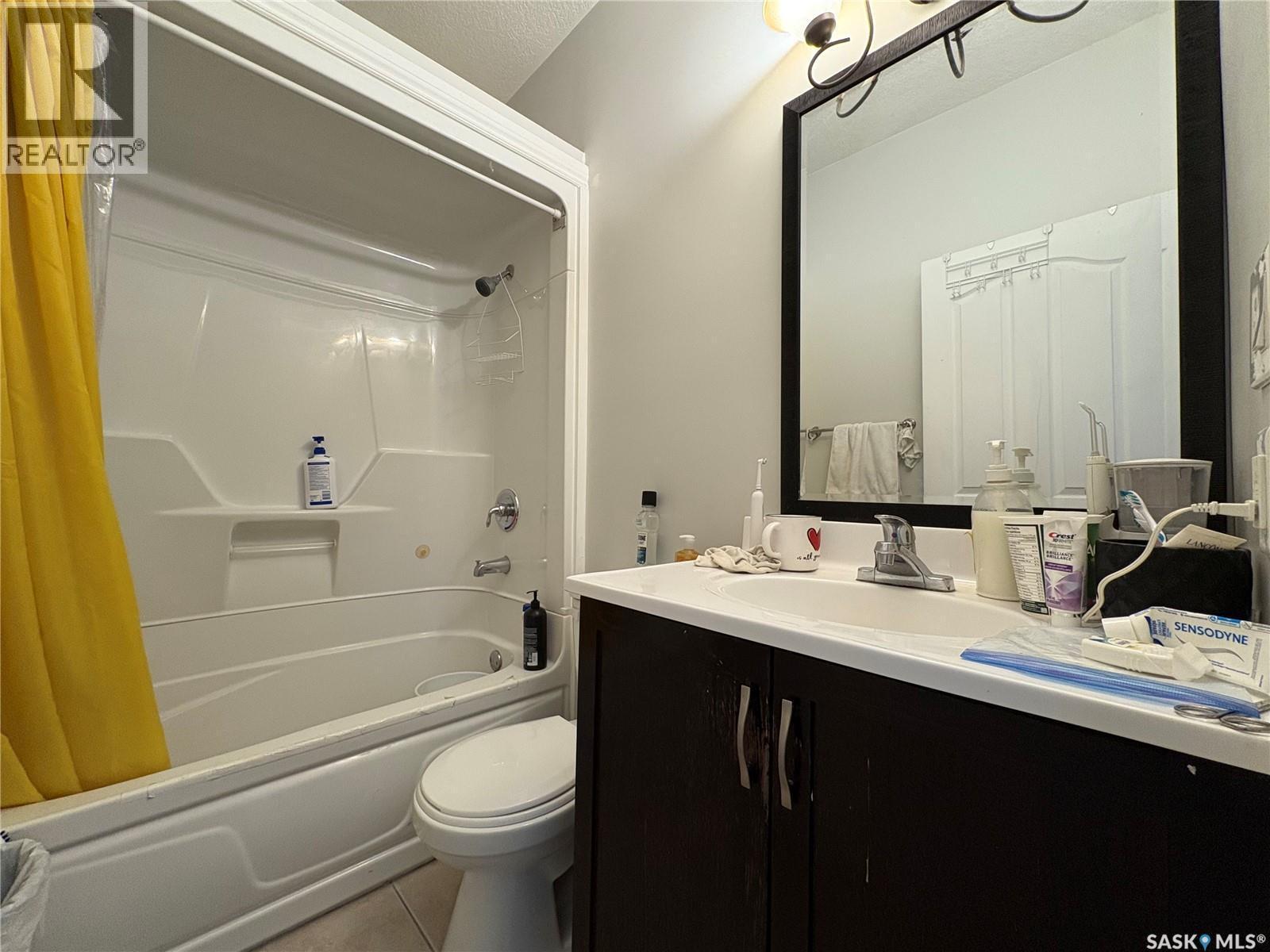 2117 Broder Street, Regina, SK - Indoor Photo Showing Bathroom