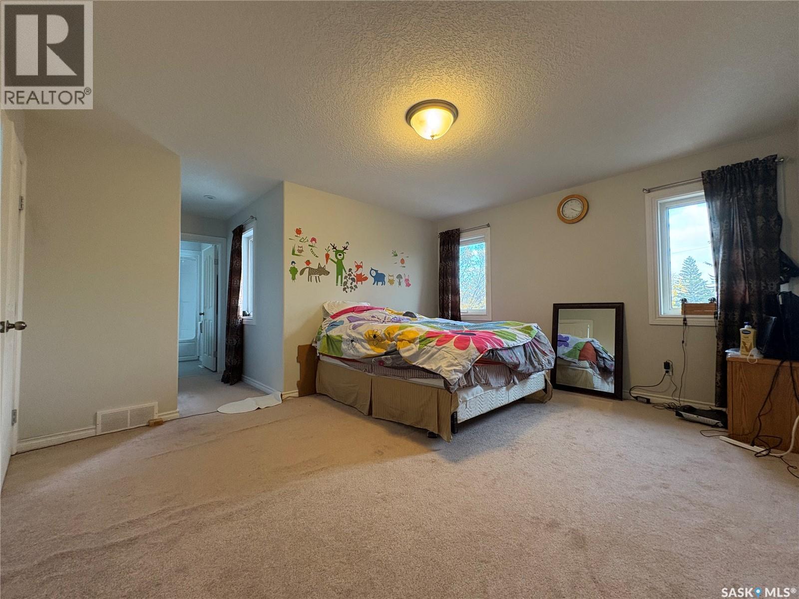 2117 Broder Street, Regina, SK - Indoor Photo Showing Bedroom