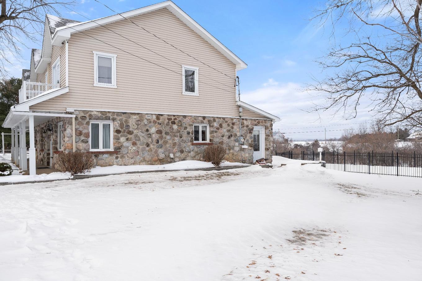 Cour - 537 Rg De La Rivière S., Saint-Lin/Laurentides, QC