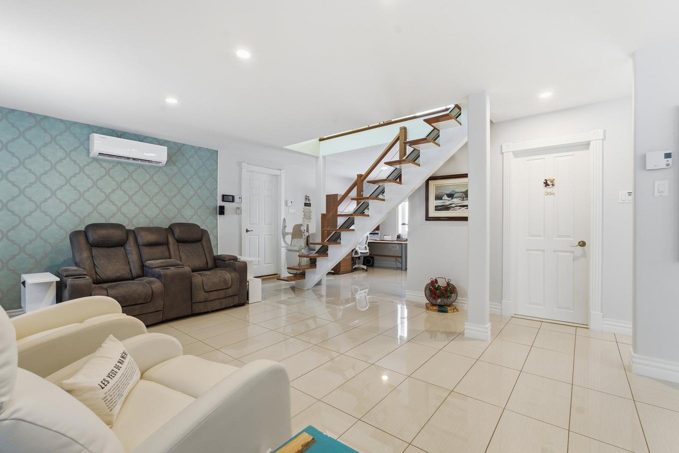 Salon - 537Z Rg De La Rivière S., Saint-Lin/Laurentides, QC - Indoor