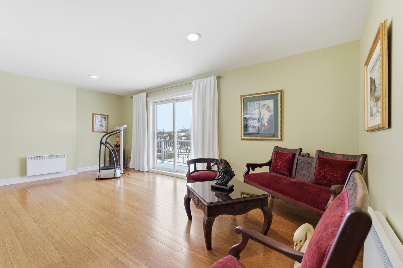 Salle de jeux - 537Z Rg De La Rivière S., Saint-Lin/Laurentides, QC - Indoor Photo Showing Living Room