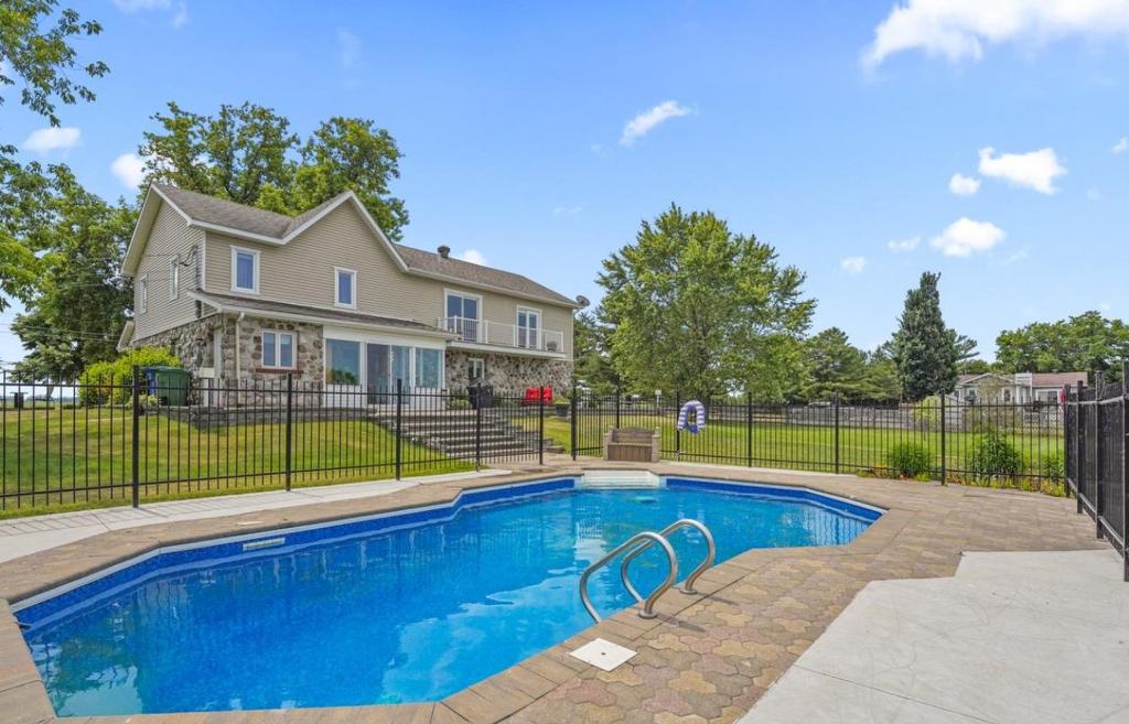 Piscine - 537Z Rg De La Rivière S., Saint-Lin/Laurentides, QC - Outdoor With In Ground Pool With Backyard