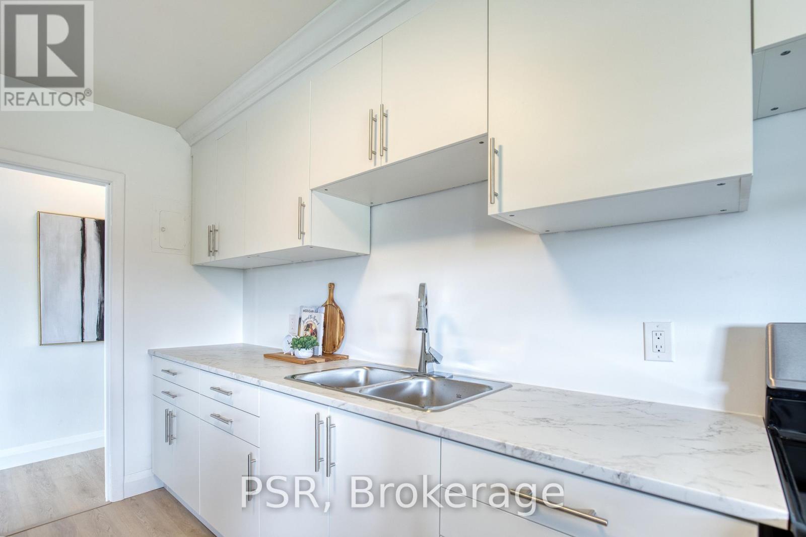 514 Krug Street, Kitchener, ON - Indoor Photo Showing Kitchen With Double Sink