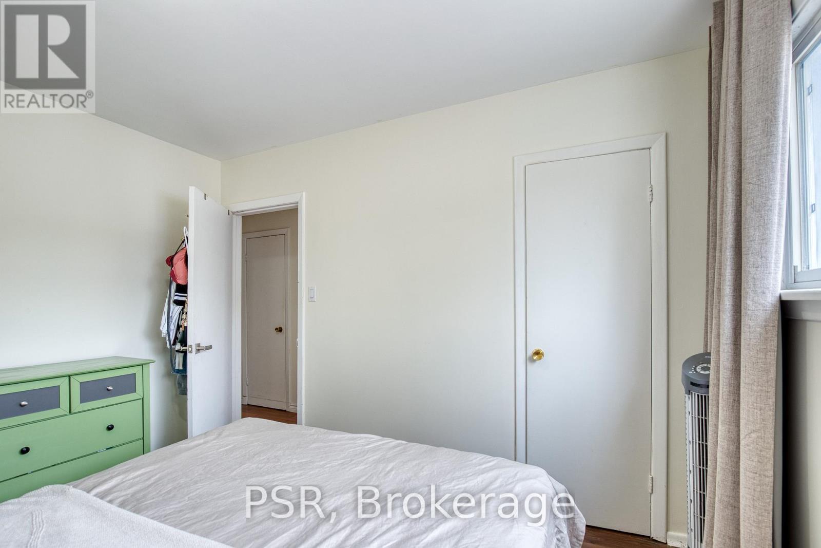 514 Krug Street, Kitchener, ON - Indoor Photo Showing Bedroom