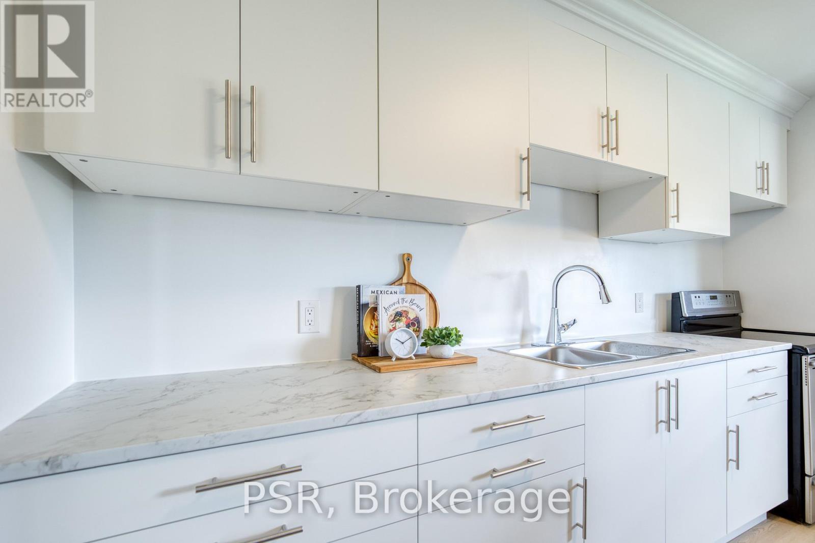 514 Krug Street, Kitchener, ON - Indoor Photo Showing Kitchen With Double Sink