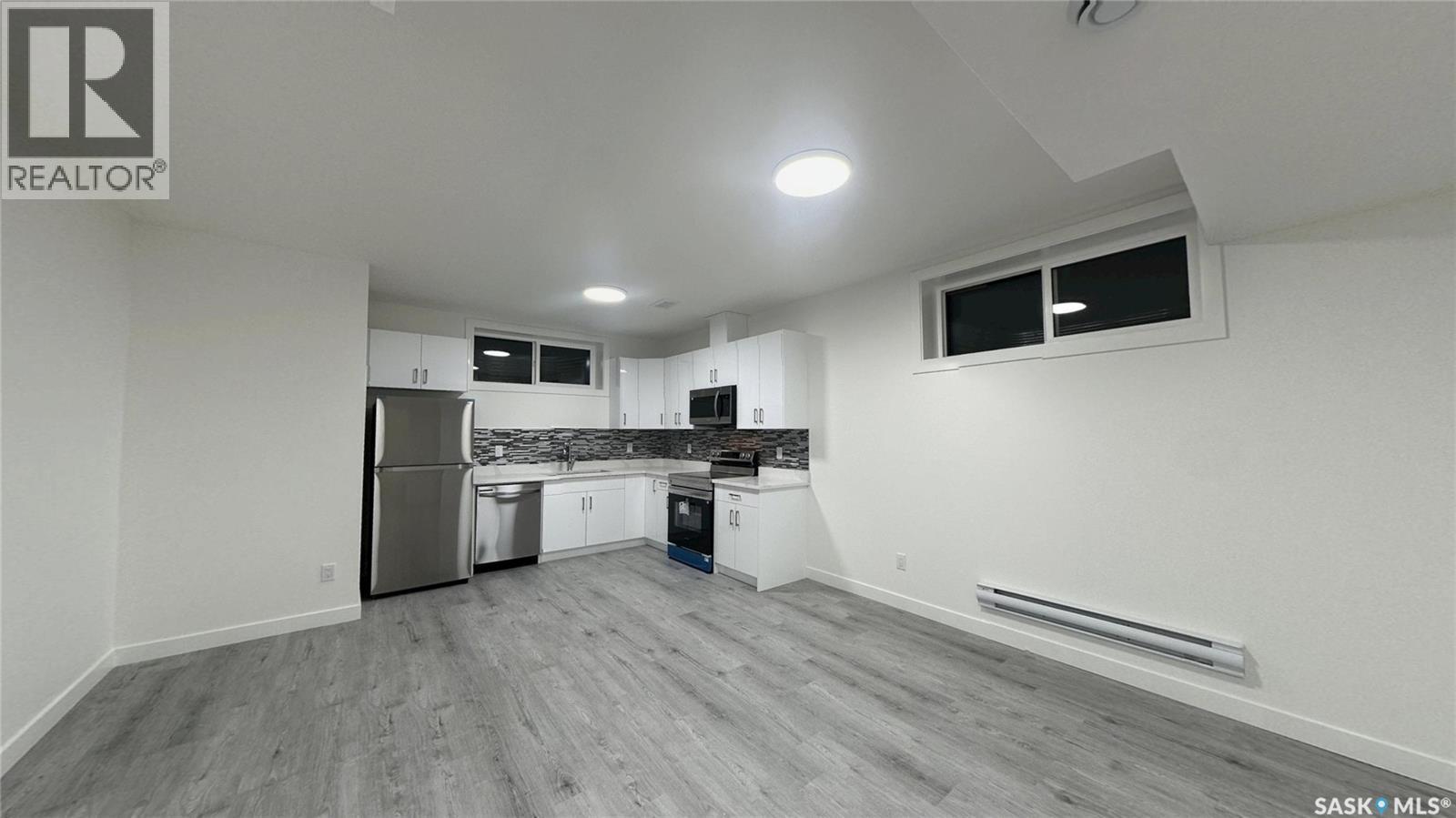147 Woolf Bend, Saskatoon, SK - Indoor Photo Showing Kitchen
