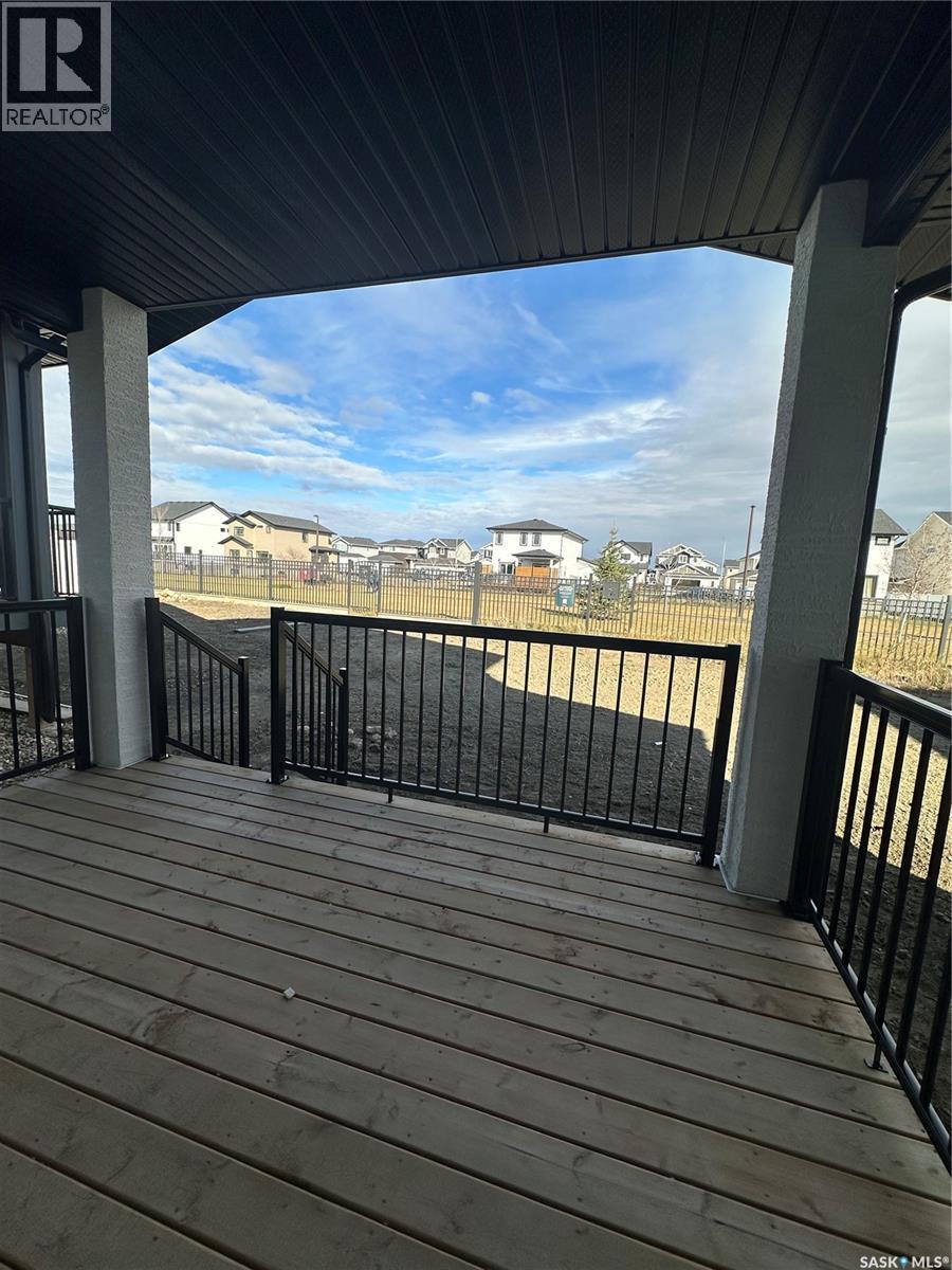 147 Woolf Bend, Saskatoon, SK - Outdoor With Exterior