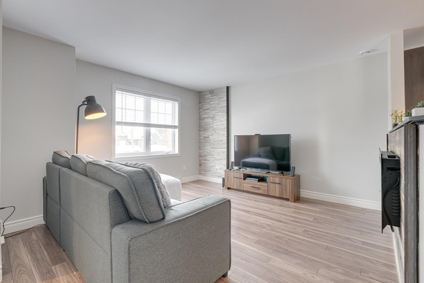 Salon - 574 Rue Du Clos-Des-Ducs, Prévost, QC - Indoor Photo Showing Living Room