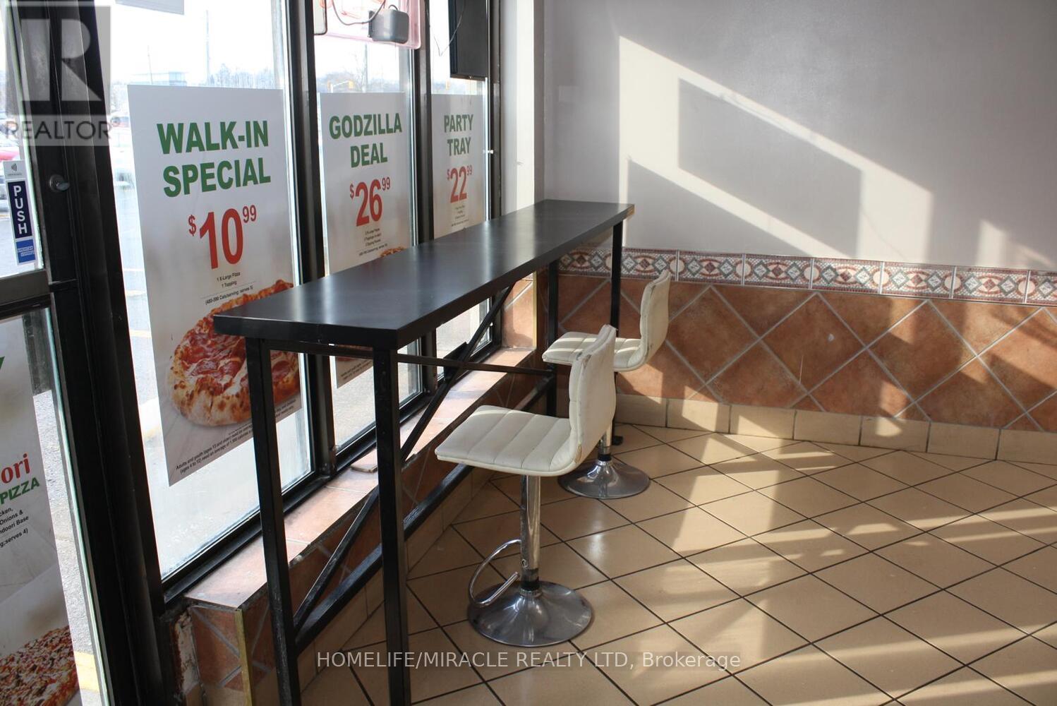 697 Queenston Road, Hamilton, ON