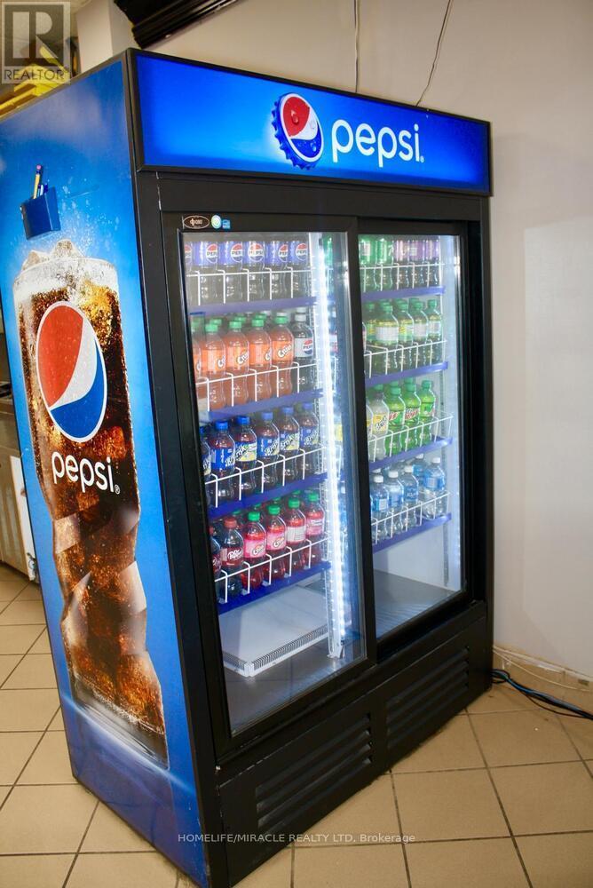 697 Queenston Road, Hamilton, ON