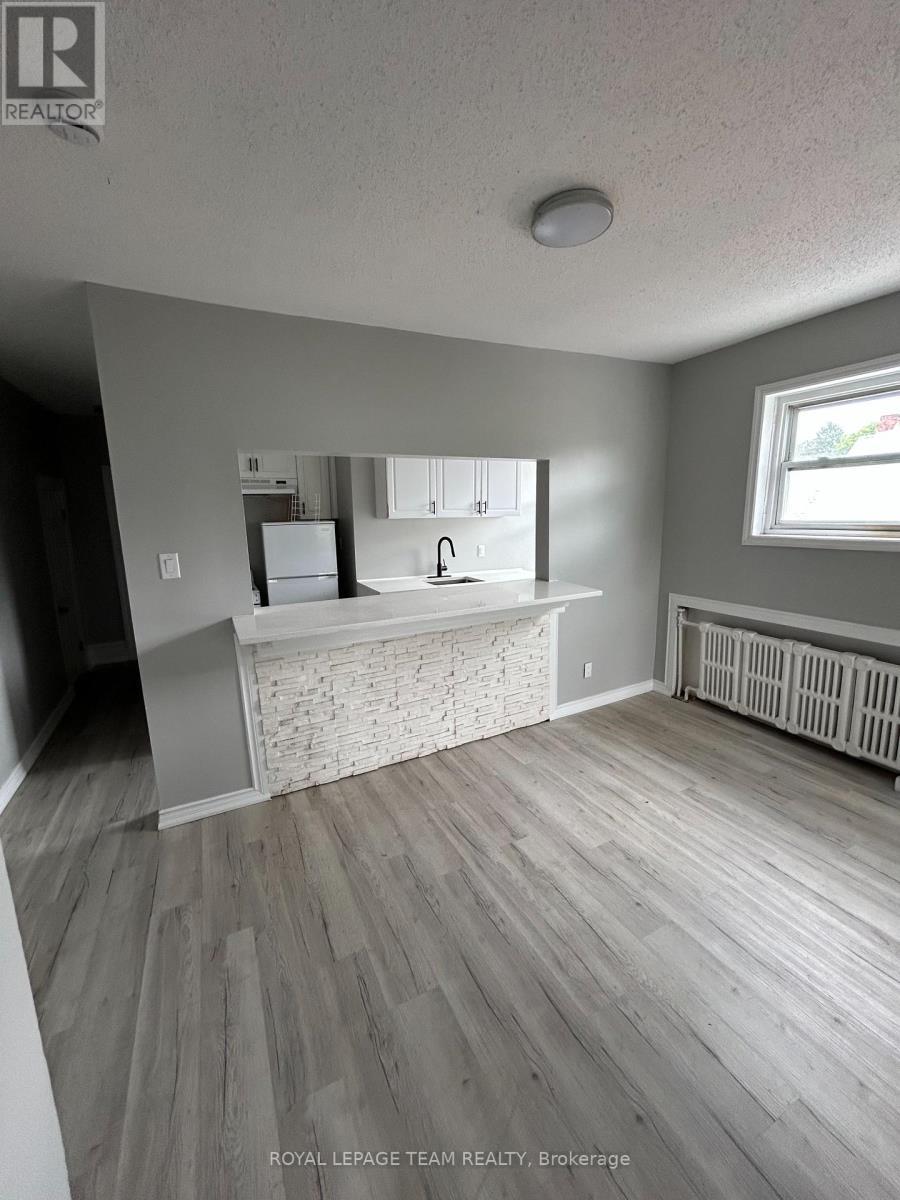 883 Somerset Street W, Ottawa, ON - Indoor