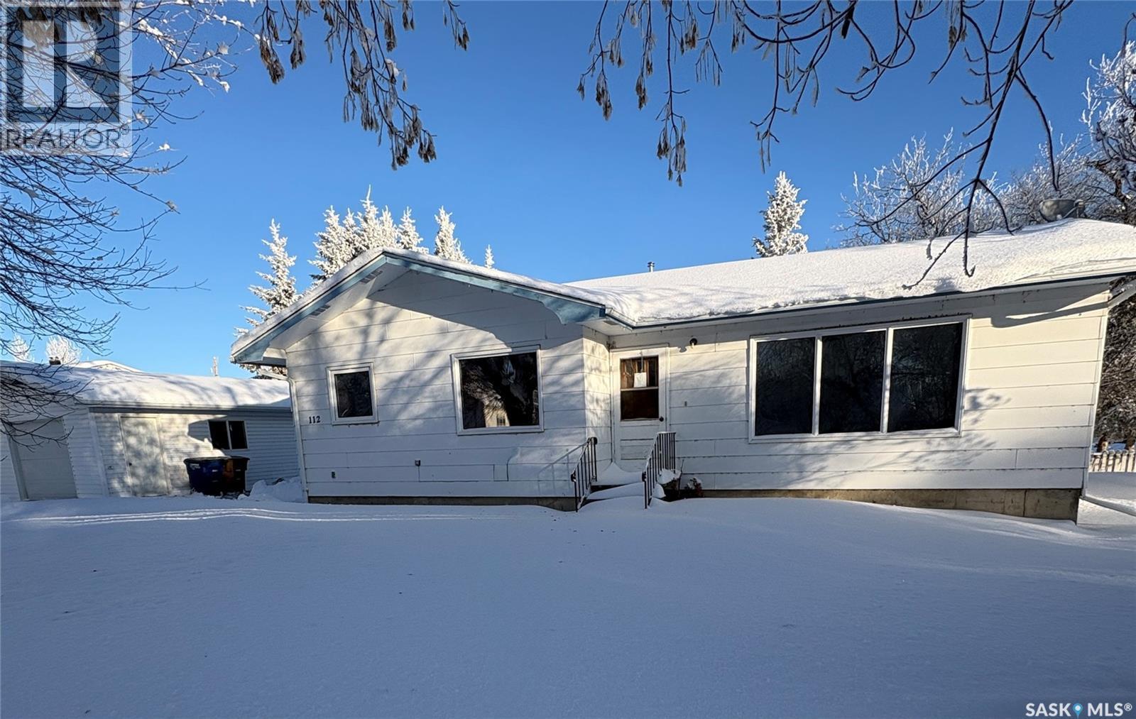 112 2Nd Avenue E, Kelvington, SK - Outdoor