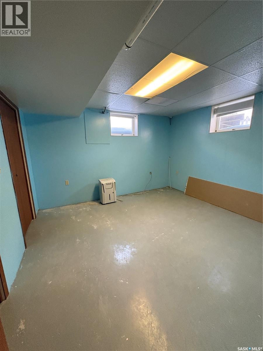 112 2Nd Avenue E, Kelvington, SK - Indoor Photo Showing Basement