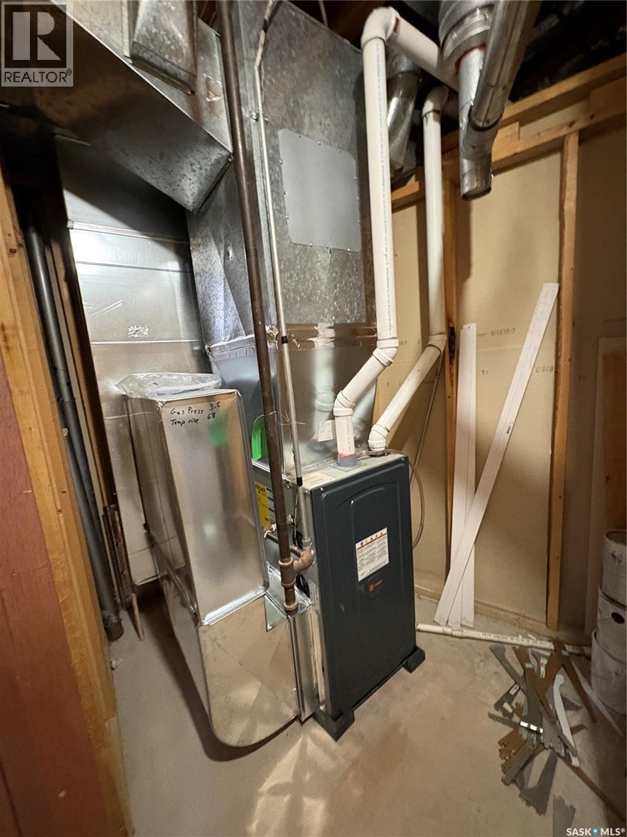 112 2Nd Avenue E, Kelvington, SK - Indoor Photo Showing Basement