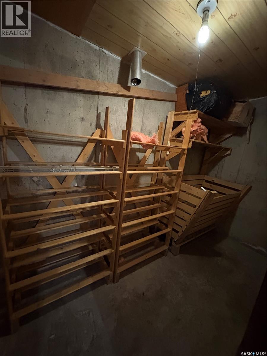 112 2Nd Avenue E, Kelvington, SK - Indoor Photo Showing Other Room