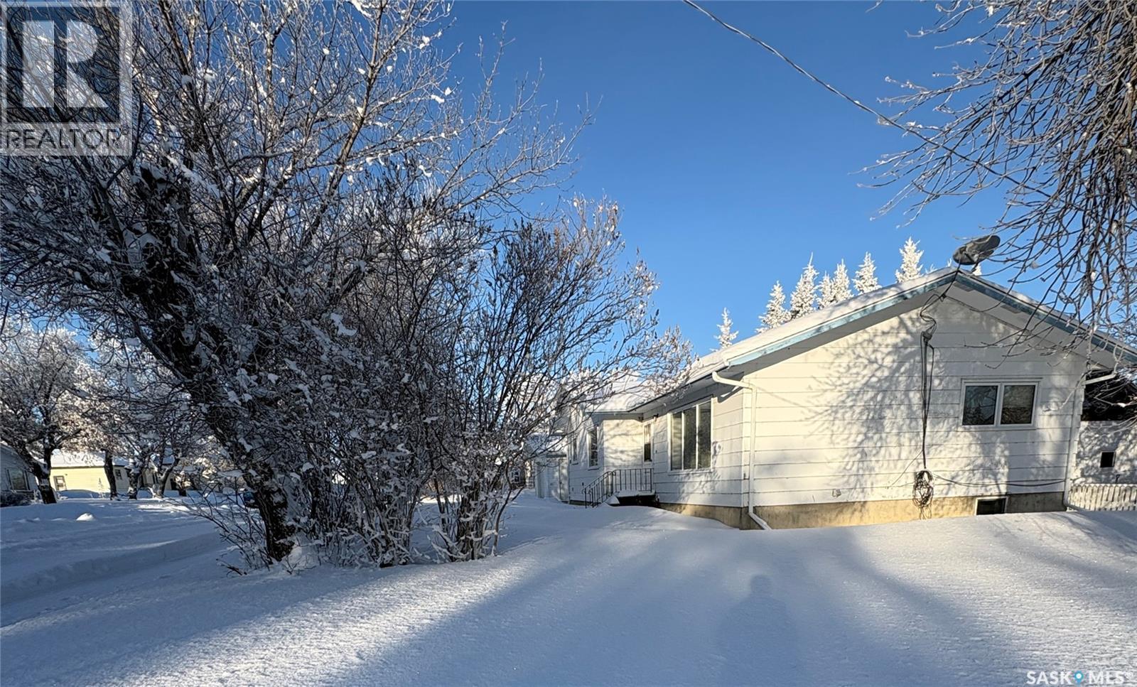112 2Nd Avenue E, Kelvington, SK - Outdoor