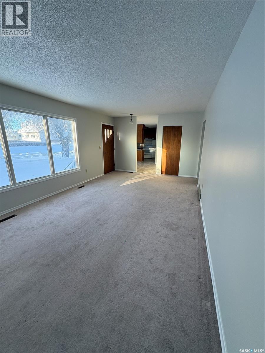 112 2Nd Avenue E, Kelvington, SK - Indoor Photo Showing Other Room