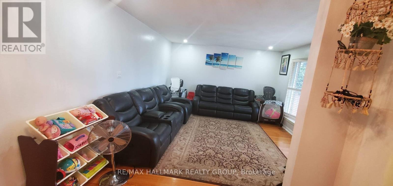 658 Dan Avenue, Ottawa, ON - Indoor