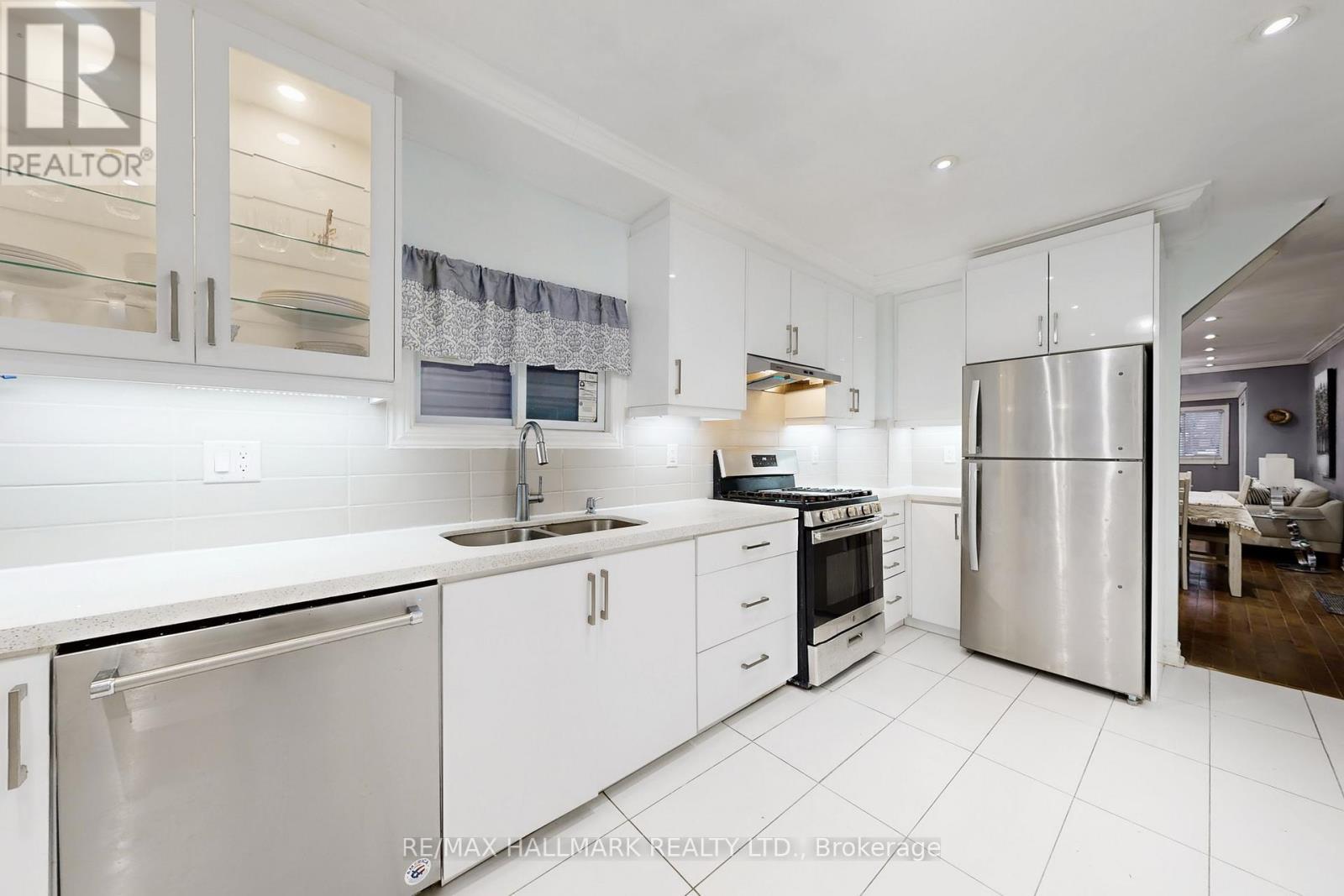 4 King Edward Avenue, Toronto, ON - Indoor Photo Showing Kitchen With Double Sink