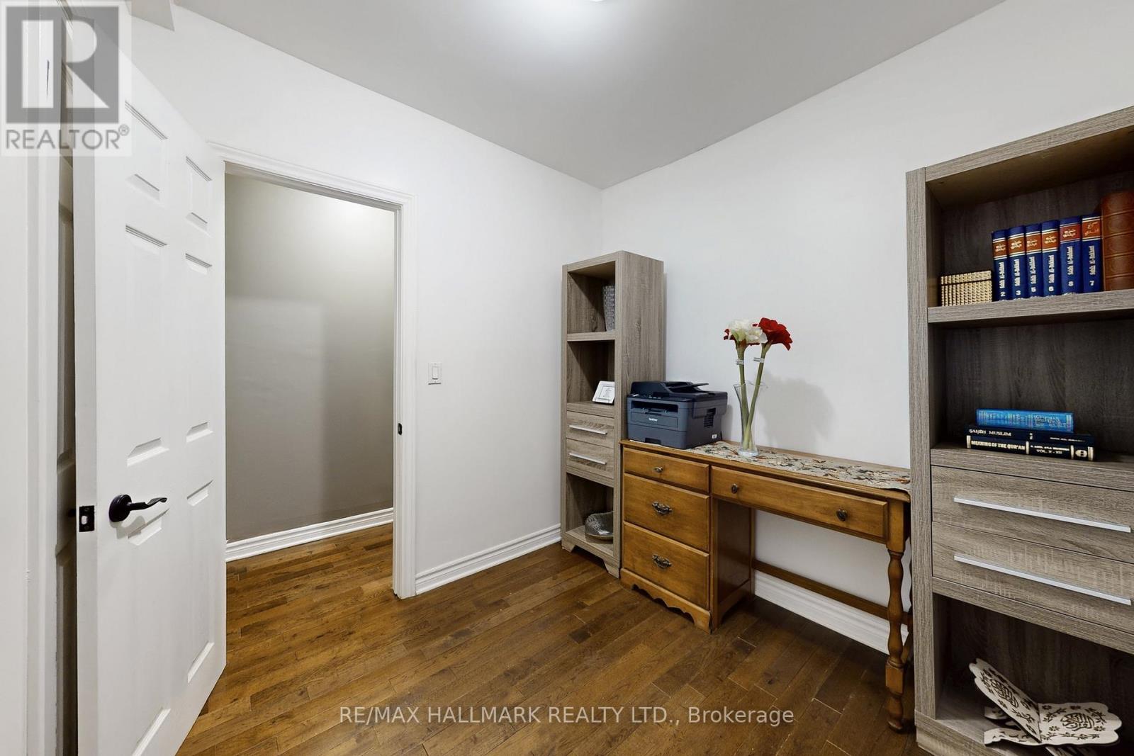 4 King Edward Avenue, Toronto, ON - Indoor